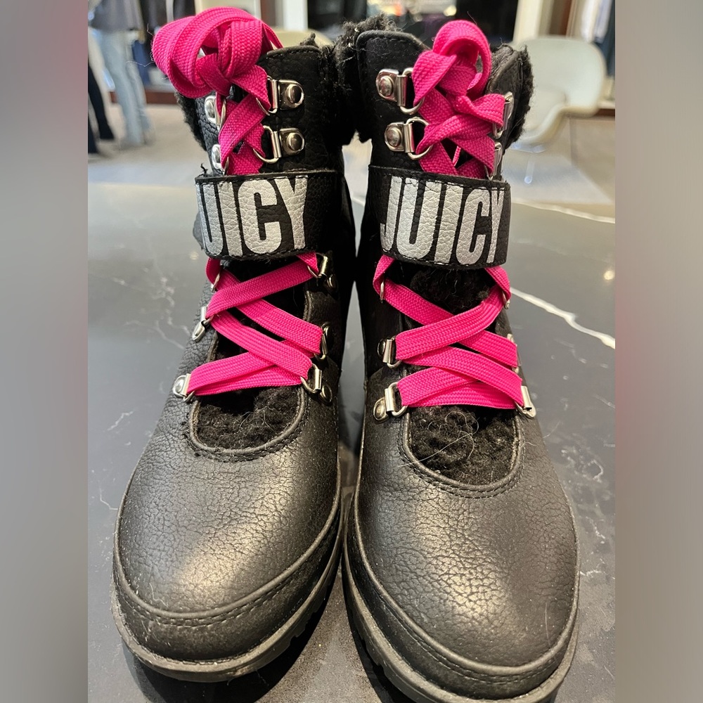 Juicy wedge booties